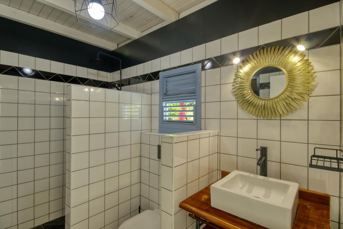 location de villa Sainte-Anne Martinique 6 personnes chambre 1d salle d'eau